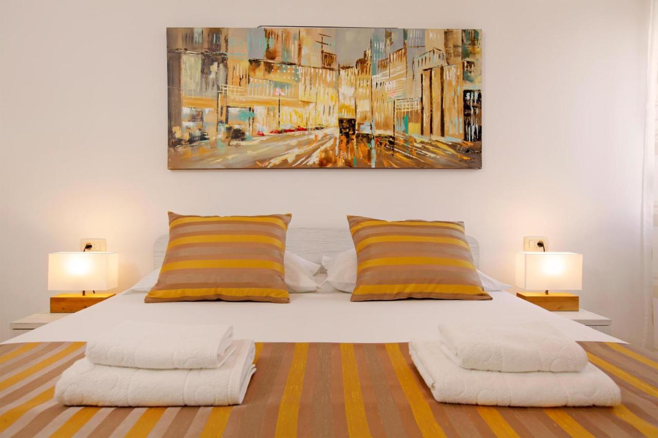 Modern 2-Bed Apt, Late Check In Available Split Exterior photo